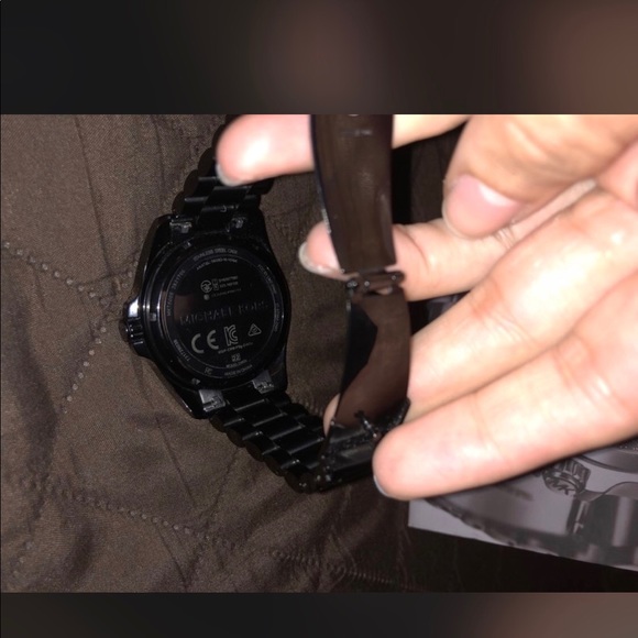 COPY - MK Smart Watch - Picture 3 of 3